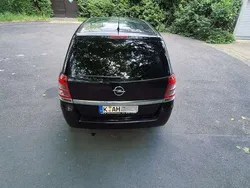 Schwarz Gebraucht 2009 Opel Zafira Selection Van / Kleinbus | 4.490 € (Etwas zu teuer)