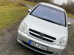 Silber Gebraucht 2003 Opel Meriva Van / Kleinbus | 1.700 € (Fairer Preis)