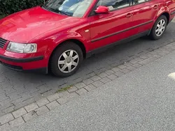 Rot Gebraucht 2000 VW Passat Limousine | 700 € (Superpreis)
