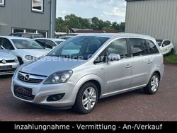 Silber Gebraucht 2011 Opel Zafira Design Edition Van / Kleinbus | 3.200 € (Fairer Preis)