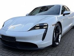 Weiß Gebraucht 2020 Porsche Taycan 4S Limousine | 49.500 € (Superpreis)
