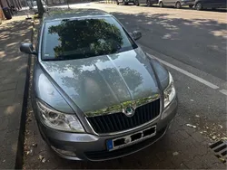 Grau Gebraucht 2012 Skoda Octavia Elegance Limousine | 10.990 € (Fairer Preis)