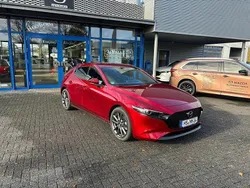 Rot Neu 2024 Mazda 3 Exclusive-Line Limousine | 26.900 € (Fairer Preis)