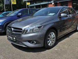 Grau Gebraucht 2014 Mercedes A180 Limousine | 14.650 €