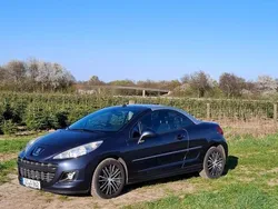 Blau Gebraucht 2012 Peugeot 207 CC Cabrio | 6.200 € (Etwas zu teuer)