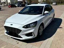 Weiß Gebraucht 2019 Ford Focus ST-Line Limousine | 17.000 € (Fairer Preis)