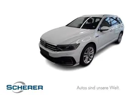 Gletscherweißmetallic (metallic) Gebraucht 2023 VW Passat GTE Kombi | 33.290 € (Guter Preis)
