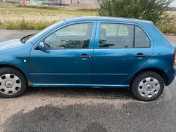 Andere farben Gebraucht 2004 Skoda Fabia Kleinwagen | 900 € (Fairer Preis)