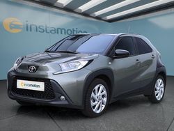 Grün Gebraucht 2023 Toyota Aygo Kleinwagen | 15.949 € (Fairer Preis)