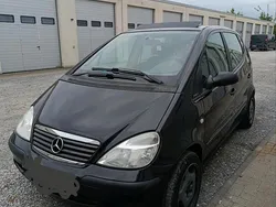 Schwarz Gebraucht 2002 Mercedes 170 Kombi | 650 €