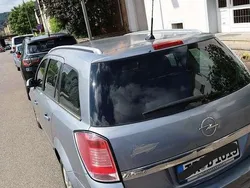 Grau Gebraucht 2005 Opel Astra Sport Kombi | 2.200 € (Fairer Preis)
