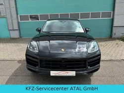 Schwarz Gebraucht 2018 Porsche Cayenne Turbo SUV | 48.800 €