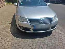 Silber Gebraucht 2010 VW Passat Kombi | 2.550 €