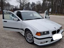 Weiß Gebraucht 1995 BMW 318 Performance Limousine | 6.500 €