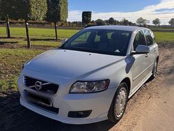 Weiß Gebraucht 2012 Volvo V50 R-Design Kombi | 8.400 € (Teuer)
