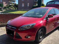 Rot Gebraucht 2012 Ford Focus Champions Edition Limousine | 3.800 € (Superpreis)