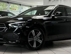 Schwarz Gebraucht 2024 Mercedes C300e Avantgarde Limousine | 35.980 €