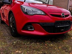 Rot Gebraucht 2014 Opel Astra GTC S Limousine | 9.999 € (Etwas zu teuer)