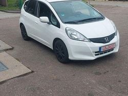 Weiß Gebraucht 2012 Honda Jazz Trend Kleinwagen | 5.500 € (Fairer Preis)