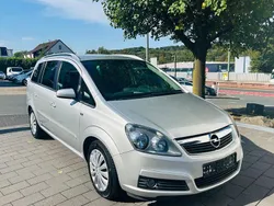 Silber Gebraucht 2005 Opel Zafira Edition Van / Kleinbus | 4.200 € (Etwas zu teuer)