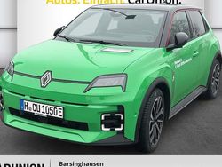 Grün Gebraucht 2025 Renault R5 Komfort Kleinwagen | 32.960 € (Etwas zu teuer)