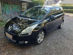 Schwarz Gebraucht 2012 Peugeot 5008 Allure Van / Kleinbus | 6.500 € (Etwas zu teuer)