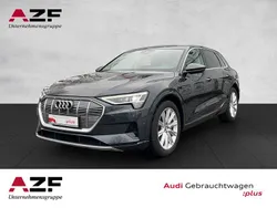 Grau Gebraucht 2021 Audi e-tron Advanced SUV | 27.890 € (Guter Preis)