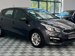 Grau Gebraucht 2017 Kia Ceed Edition 7 Limousine | 9.499 €