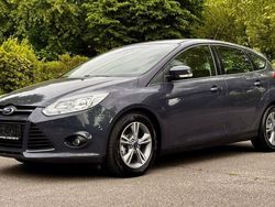 Blau Gebraucht 2014 Ford Focus Limousine | 6.998 € (Fairer Preis)