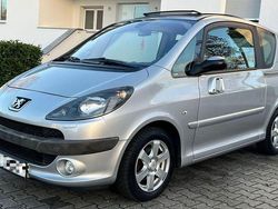 Silber Gebraucht 2007 Peugeot 1007 Kleinwagen | 5.500 € (Teuer)