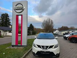 Brilliant white (m) Gebraucht 2017 Nissan Qashqai N-Vision SUV | 14.900 € (Fairer Preis)