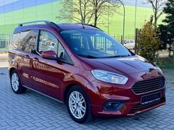 Rot Gebraucht 2019 Ford Tourneo Courier Titanium Van / Kleinbus | 14.500 € (Fairer Preis)