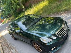 Grün Gebraucht 2010 Mercedes E550 AMG Limousine | 14.500 €