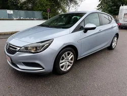 Silber Gebraucht 2017 Opel Astra Edition Limousine | 7.600 € (Guter Preis)
