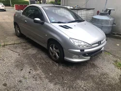Silber Gebraucht 2006 Peugeot 206 CC Platinum Cabrio | 2.000 € (Guter Preis)