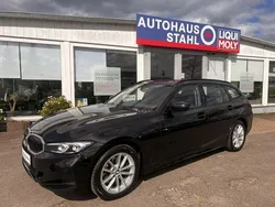 Schwarz Gebraucht 2022 BMW 320 Shadowline Kombi | 28.490 € (Guter Preis)