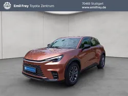 Rot Gebraucht 2025 Lexus LBX SUV | 32.790 €