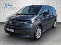 Grau Gebraucht 2023 VW Multivan Style Van / Kleinbus | 48.490 € (Guter Preis)