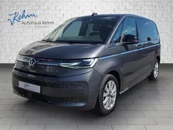 Grau Gebraucht 2023 VW Multivan Style Van / Kleinbus | 48.490 € (Fairer Preis)