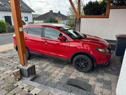 Rot Gebraucht 2016 Nissan Qashqai Tekna SUV | 13.500 € (Fairer Preis)