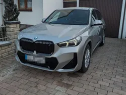 Grau Gebraucht 2023 BMW iX1 M Sport SUV | 41.499 € (Fairer Preis)