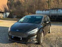 Schwarz Gebraucht 2016 Ford S-MAX Titanium Van / Kleinbus | 15.500 € (Fairer Preis)