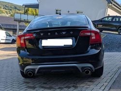 Schwarz Gebraucht 2015 Volvo S60 R-Design Limousine | 10.500 € (Guter Preis)