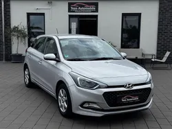 Silber Gebraucht 2017 Hyundai i20 GO! Limousine | 8.850 € (Fairer Preis)