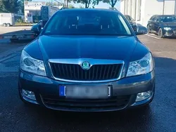 Grau Gebraucht 2009 Skoda Octavia Elegance Kombi | 3.800 € (Fairer Preis)