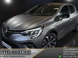 Grau Gebraucht 2023 Renault Clio V Techno Kleinwagen | 17.580 € (Fairer Preis)
