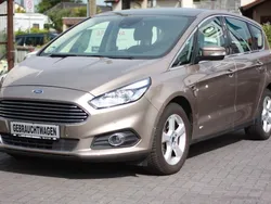 Silber Gebraucht 2019 Ford S-MAX Titanium Van / Kleinbus | 26.900 € (Fairer Preis)