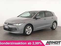 Mondsteingrau Gebraucht 2025 VW Golf VIII Life Limousine | 28.384 € (Fairer Preis)