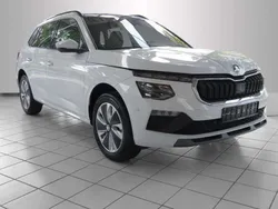 Moonweiß perleffekt Gebraucht 2024 Skoda Kamiq Comfort SUV | 35.890 €