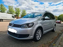 Grau Gebraucht 2011 VW Touran Van / Kleinbus | 5.700 € (Guter Preis)